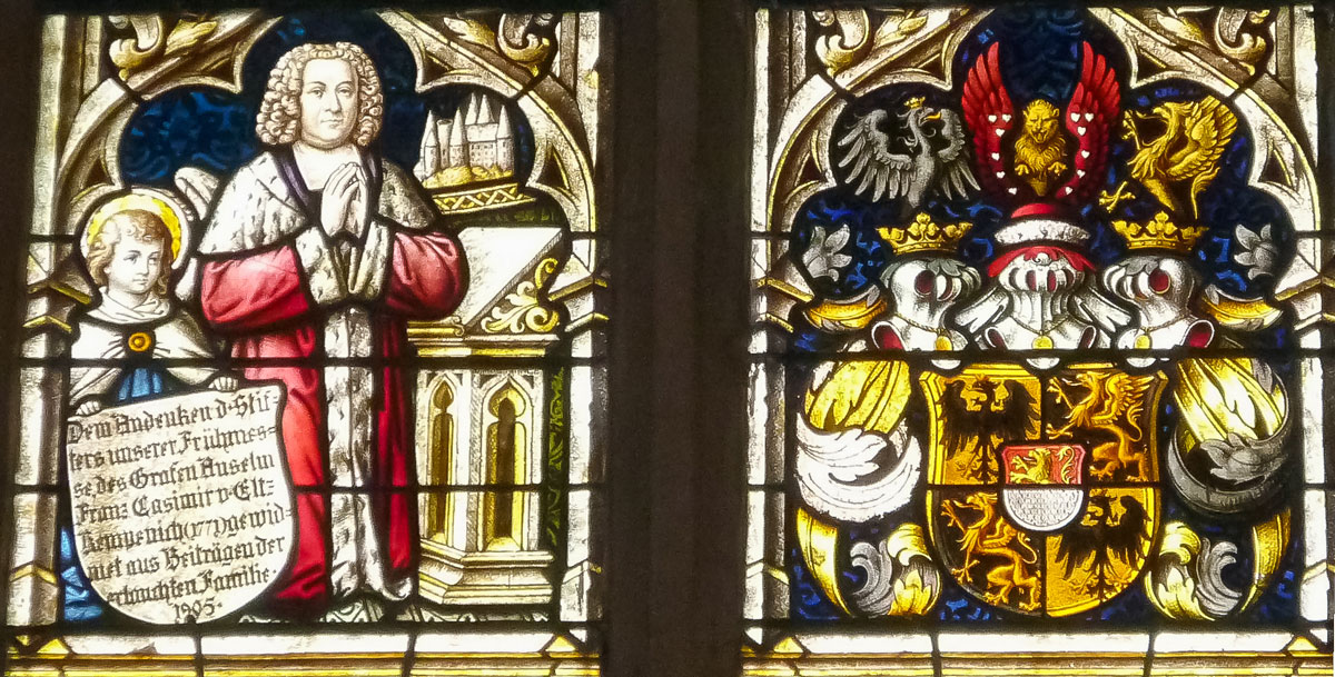 Fensters in der Pfarrkirche Kempenich mit dem gräfl. Wappen